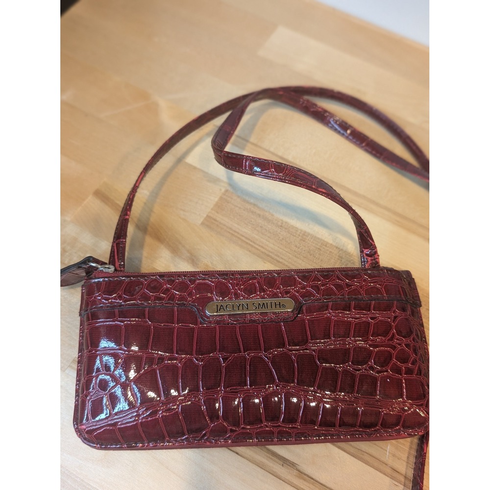 Jaclyn Smith‎ Burgundy Crocodile Embossed Crossbody Bag Purse Small - Picture 2 of 9